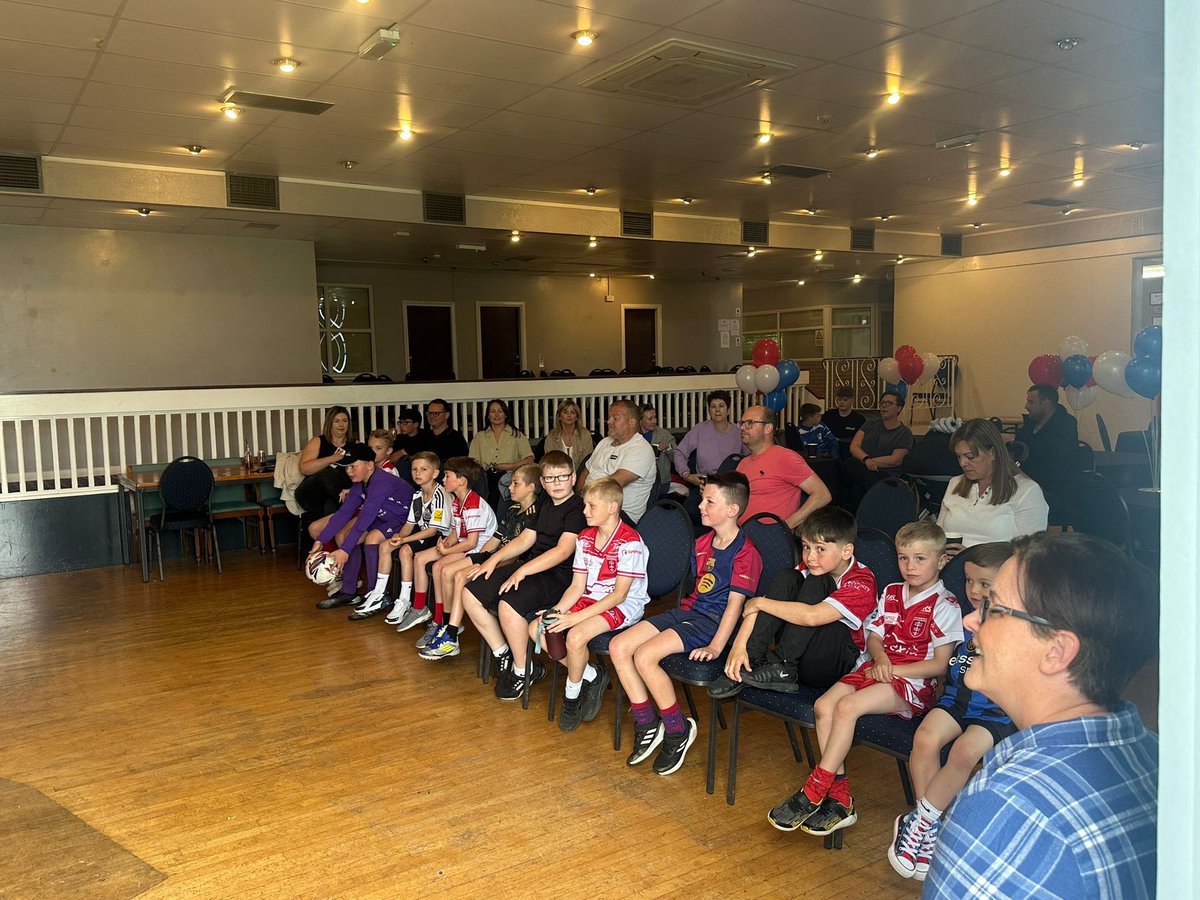 And we’re off ! Presentation day
 #UTR⚽️💙