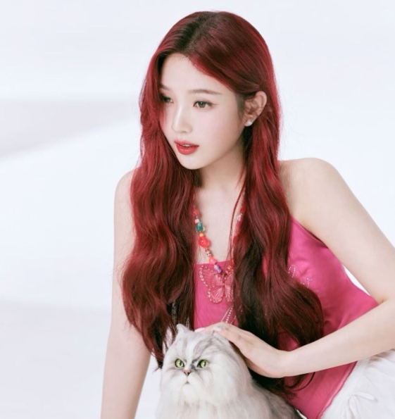 Red Velvet's Joy is currently preparing for her solo album, scheduled to be released this summer.