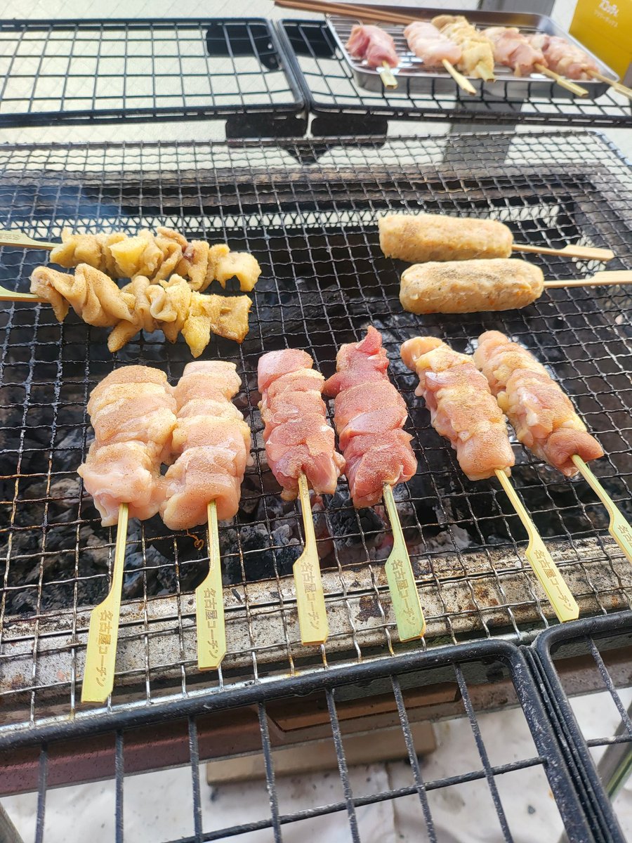 今日は友達からもらった
名古屋コーチン🦃を焼き焼き♪