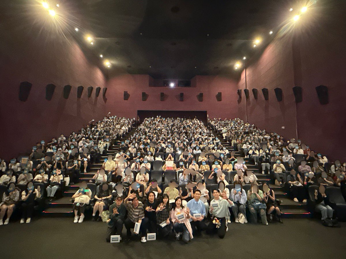 movie_n_NEW's tweet image. 우리 하파즈 진짜 장난 아냐... 얼마나 장난 아니냐면 진짜 장난 아냐💦

오늘도 장난 아니게(Super Positive)
유쾌 상쾌 통쾌했던 #하이파이브 무대인사🫶

&amp;lt;하이파이브&amp;gt;는 지금 바로 극장에서 만나요😎
🌐프로필 링크에서 예매!

#하이파이브 #강형철감독
#이재인 #안재홍 #라미란 #김희원 #오정세…