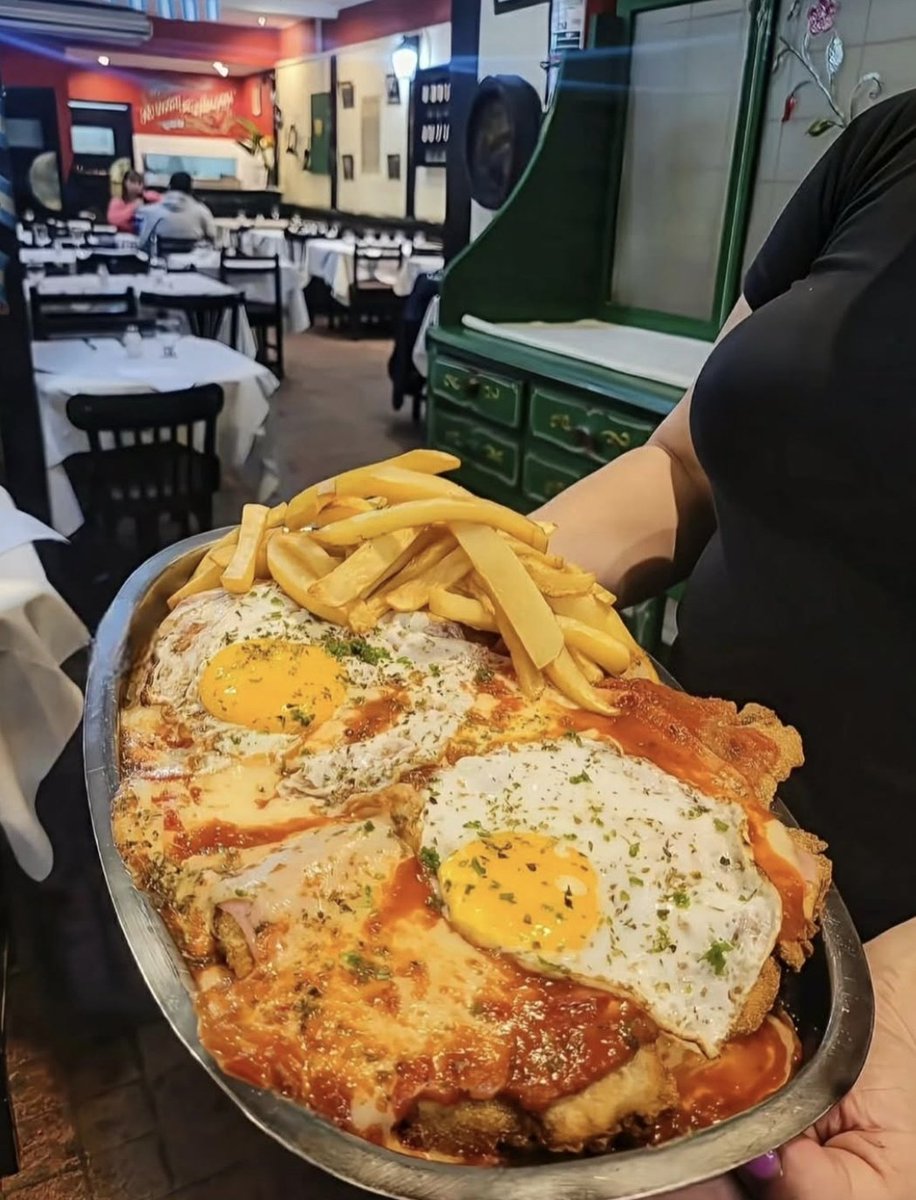 - HoIa Gaucho ¿Usted es actor?
- NO ¿POR? 😉
- Ah, porque lo veo generando contenido a fuII.
- Je ¿Viene este Fin de Semana por un pack? Puedo ser su ParriIIero privado y reaI 5 días por mes. Podemos llevar Ia cosa a otro niveI, no sé, empezamos con Chori y Ie vendo Bife y Vacío.