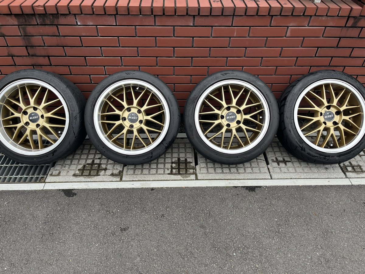 パーツ売ります。
岐阜県からできれば引き取りで
(近ければ届けます)

ncec用
リアピース 柿本改classKR

ncec用
befree中間(異音あり)

LMスポーツ 4本
pcd:114.3 ＋50 17㌅ 7.5j 

Blest 4本
pcd:114.3 ＋50 17㌅ 
8j 2本 9j 2本 

拡散して頂けると嬉しいです！
値段と詳細はツリーに記載します。