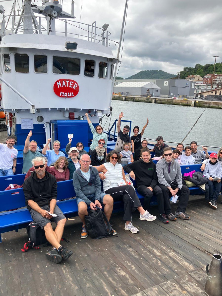 Jarrancudiaga76's tweet image. 9ª edición de #LIBERA1m2 contra la #Basuraleza un grupo de animosos liberador@s hemos salido hoy por la bocana de Pasaia a pescar basuras marinas por el Cantábrico. Gran jornada otro año más gracias a 
@SEO_BirdLife @ecoembes @MaterMuseoa