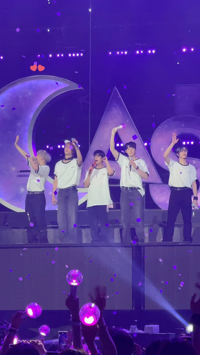 stanastro1602's tweet photo. I’LL LOVE YOU FOREVER MY SIX STARS!🥺💜

TO THE STARGRAPHY WITH ASTRO AND ROCKY
#내_별이_함께하는_소중한_4thASTROAD #ASTRO #아스트로 #STARGRAPHY #MOONBIN #문븐 https://t.co/vRkWHc3lG2