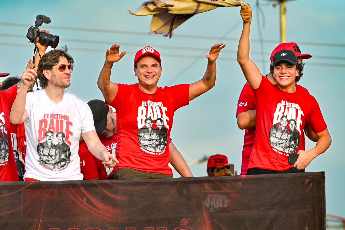 “Ha sido un tiempo lleno de nostalgia, emociones, la caminata fue llena de recuerdos, mucho amor. Hemos alimentado el alma silvestrista. Tener a Juan Piña haciendo coros en el álbum ha sido un honor. Vamos a recorrer el país y haremos una gira de un año".

panoramacultural.com.co/musica-y-folcl…