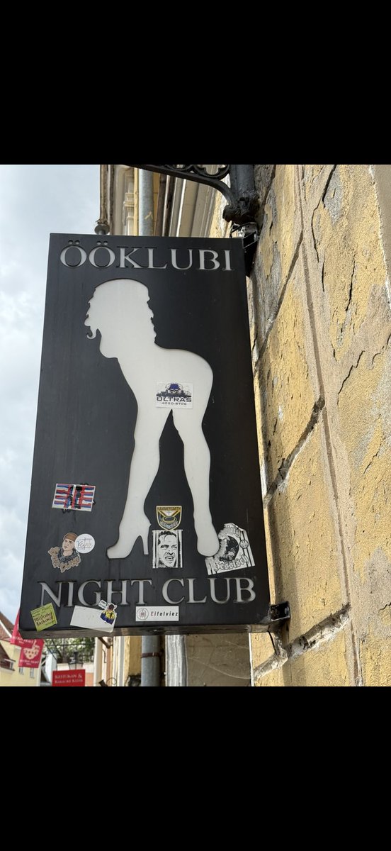 2 manns jobb og 0 HMS, fekk me stickersen elegant plassert der solå aldri skinne. Balansekunst og millimeter presisjon
📍ööklubi- Tallinn
<a href="/UltrasStavanger/">Ultras Stickers Stavanger</a>