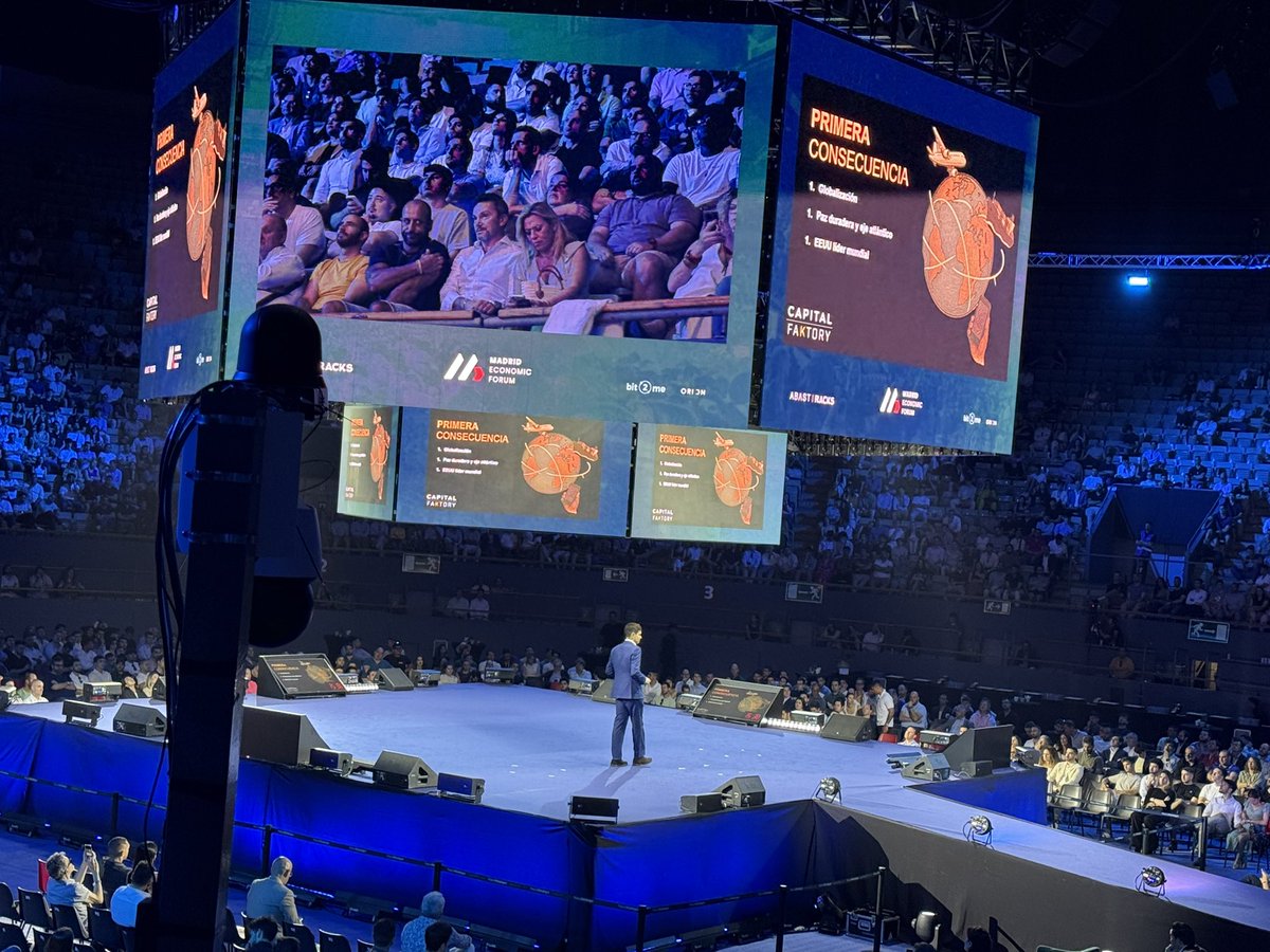 Magnífico <a href="/OscarEconomik/">Óscar García</a> de <a href="/VisualPolitik/">VisualPolitik</a> en el <a href="/madridecoforum/">Madrid Economic Forum</a>.