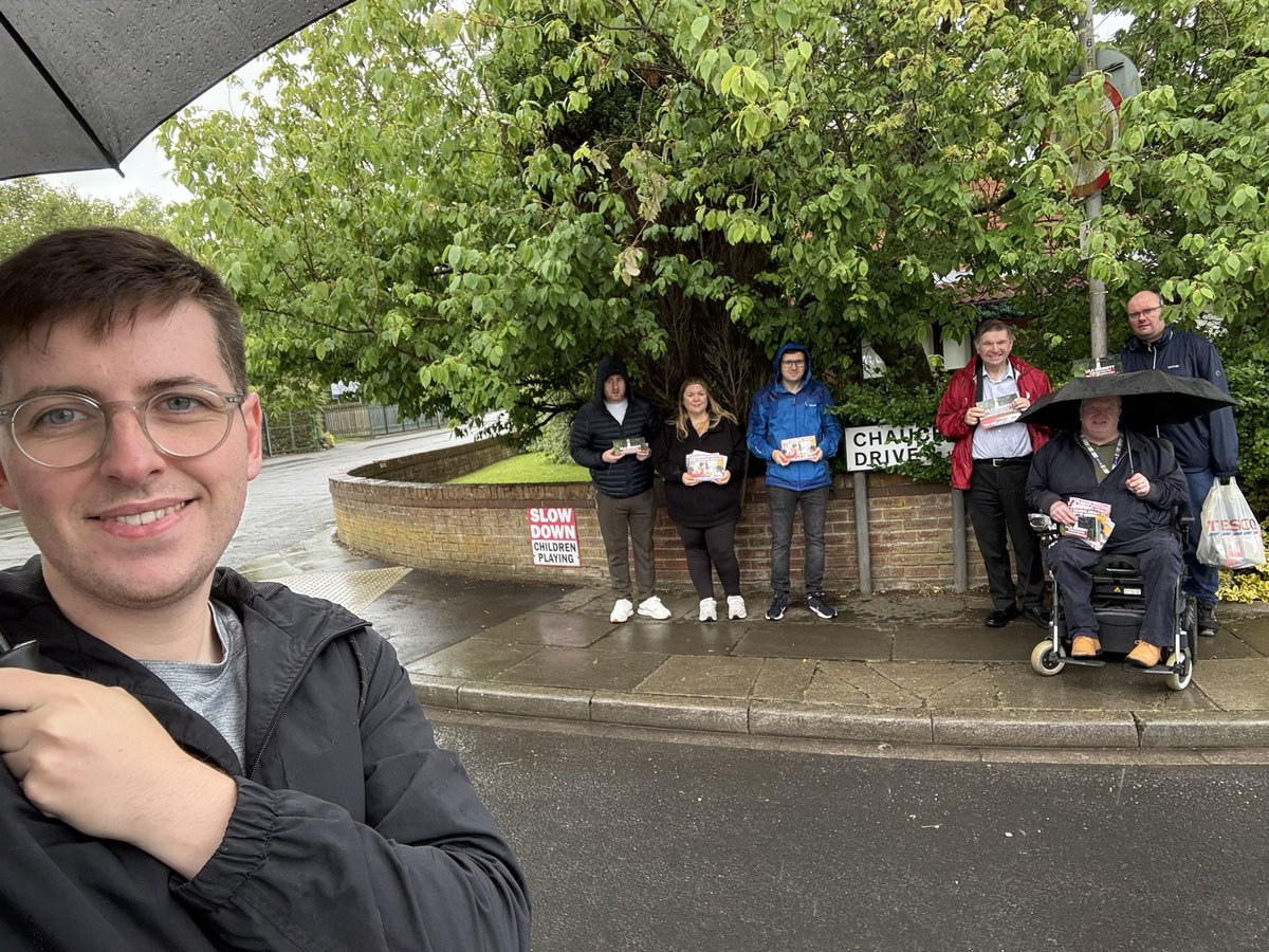 Come rain or shine, <a href="/LiverpoolLabour/">Liverpool Labour</a> is out talking to residents all year round🌹