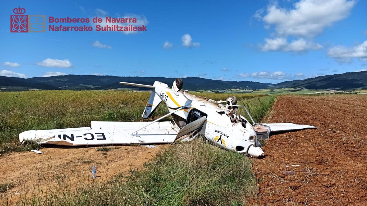 Bomberos y Bomberas – Suhiltzaileak (@bomberos_na) on Twitter photo Intervenimos la mañana del #sábado tras un accidente de avioneta en #Lumbier
Cuatro personas trasladadas al HUN
#ParqueSangüesa
#J21
<a href="/salud_na/">Salud - Osasuna</a>
#SVA
#SVB
<a href="/policiaforal_na/">Policía Foral - Foruzaingoa</a> Intervenimos la mañana del #sábado tras un accidente de avioneta en #Lumbier
Cuatro personas trasladadas al HUN
#ParqueSangüesa
#J21
<a href="/salud_na/">Salud - Osasuna</a>
#SVA
#SVB
<a href="/policiaforal_na/">Policía Foral - Foruzaingoa</a>