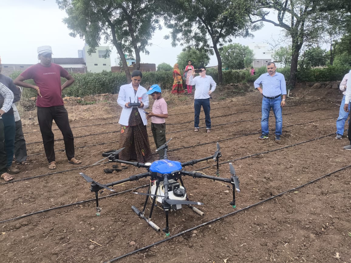 Indian Council of Agricultural Research. (@icarindia) on Twitter photo Viksit Krishi Sankalp Abhiyan I Day 10
📍 Chhoti Khargone, Rajpur Block, District Badwani
🤝 Team #ICAR- National Soybean Research Institute & KVK Badwani
🔸 🚁Drone demonstration #ViksitKrishiAbhiyan #ViksitKrishi #ICAR <a href="/PMOIndia/">PMO India</a> <a href="/ChouhanShivraj/">Shivraj Singh Chouhan</a> <a href="/PIB_India/">PIB India</a> <a href="/AgriGoI/">Agriculture INDIA</a> <a href="/mygovindia/">MyGovIndia</a> Viksit Krishi Sankalp Abhiyan I Day 10
📍 Chhoti Khargone, Rajpur Block, District Badwani
🤝 Team #ICAR- National Soybean Research Institute & KVK Badwani
🔸 🚁Drone demonstration #ViksitKrishiAbhiyan #ViksitKrishi #ICAR <a href="/PMOIndia/">PMO India</a> <a href="/ChouhanShivraj/">Shivraj Singh Chouhan</a> <a href="/PIB_India/">PIB India</a> <a href="/AgriGoI/">Agriculture INDIA</a> <a href="/mygovindia/">MyGovIndia</a>