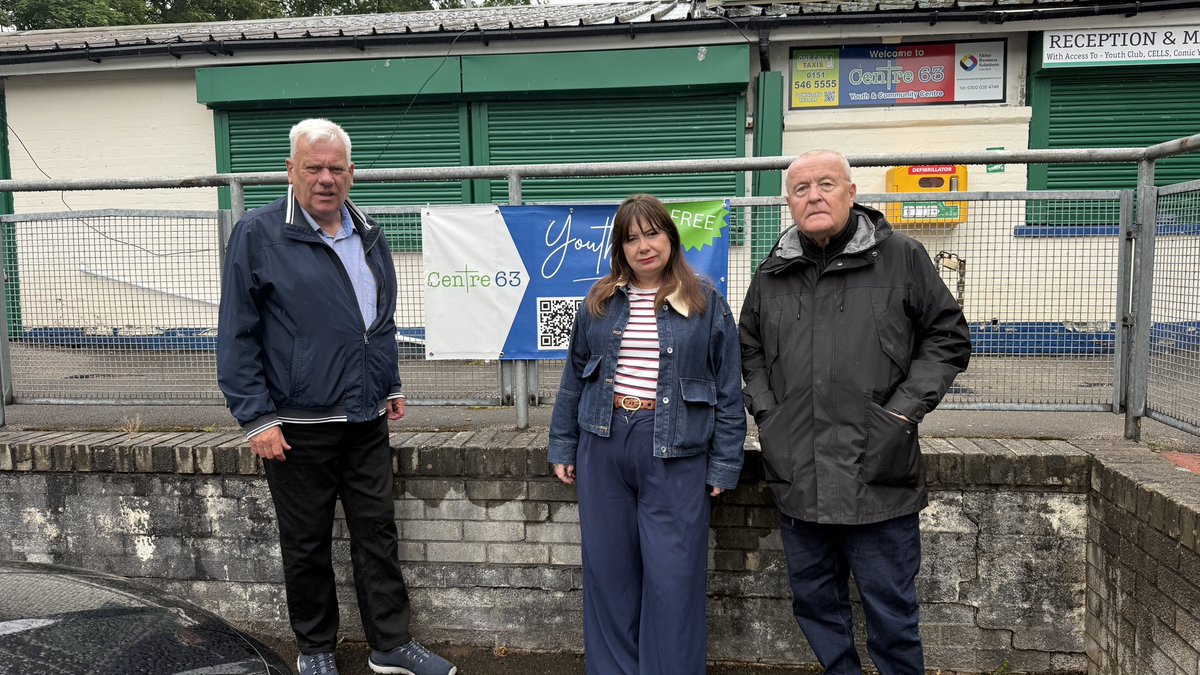 This morning I dropped into the surgery at <a href="/Centre63kirkby/">Centre 63</a> again with <a href="/Knowsley_Leader/">Cllr Graham Morgan</a> to show support to the residents from Beech and Willow Rise. Thanks <a href="/KnowsleyCouncil/">Knowsley Council</a> staff, <a href="/_ListeningEar/">Listening Ear</a>, <a href="/MerseyFire/">Mersey Fire</a>, <a href="/changegrowlive/">Change Grow Live</a> who are continuing to work supporting those impacted.