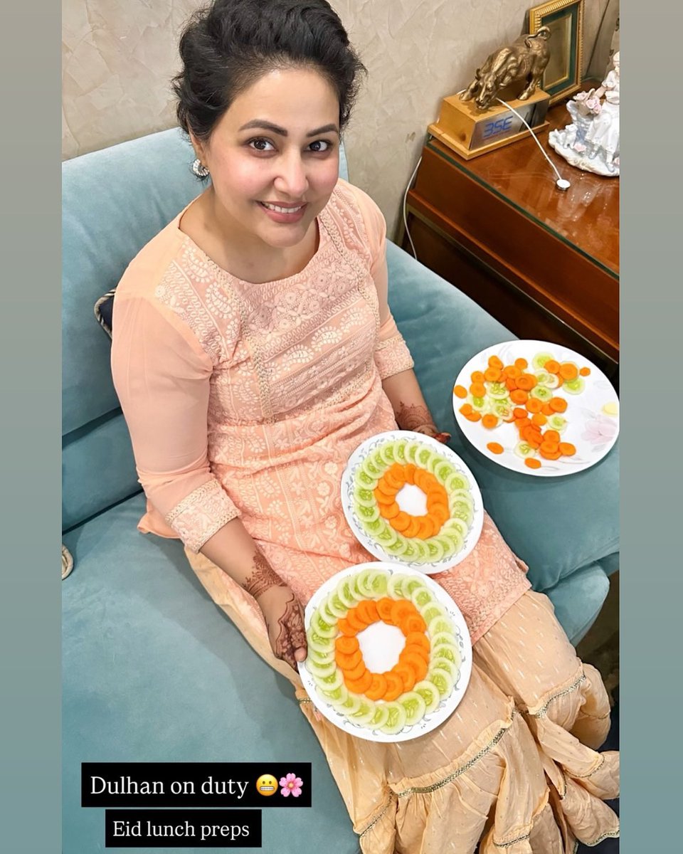 indiaforums's tweet photo. Hina Khan celebrates her first Eid after marriage and it’s all things love, light, and tradition!✨💫 Her festive glow says it all❤️
.
.
.
#HinaKhan #EidCelebration #FirstEidAfterMarriage #FestiveGlow #EidVibes #BollywoodStyle #IndiaForums https://t.co/bNxhNMwKY1
