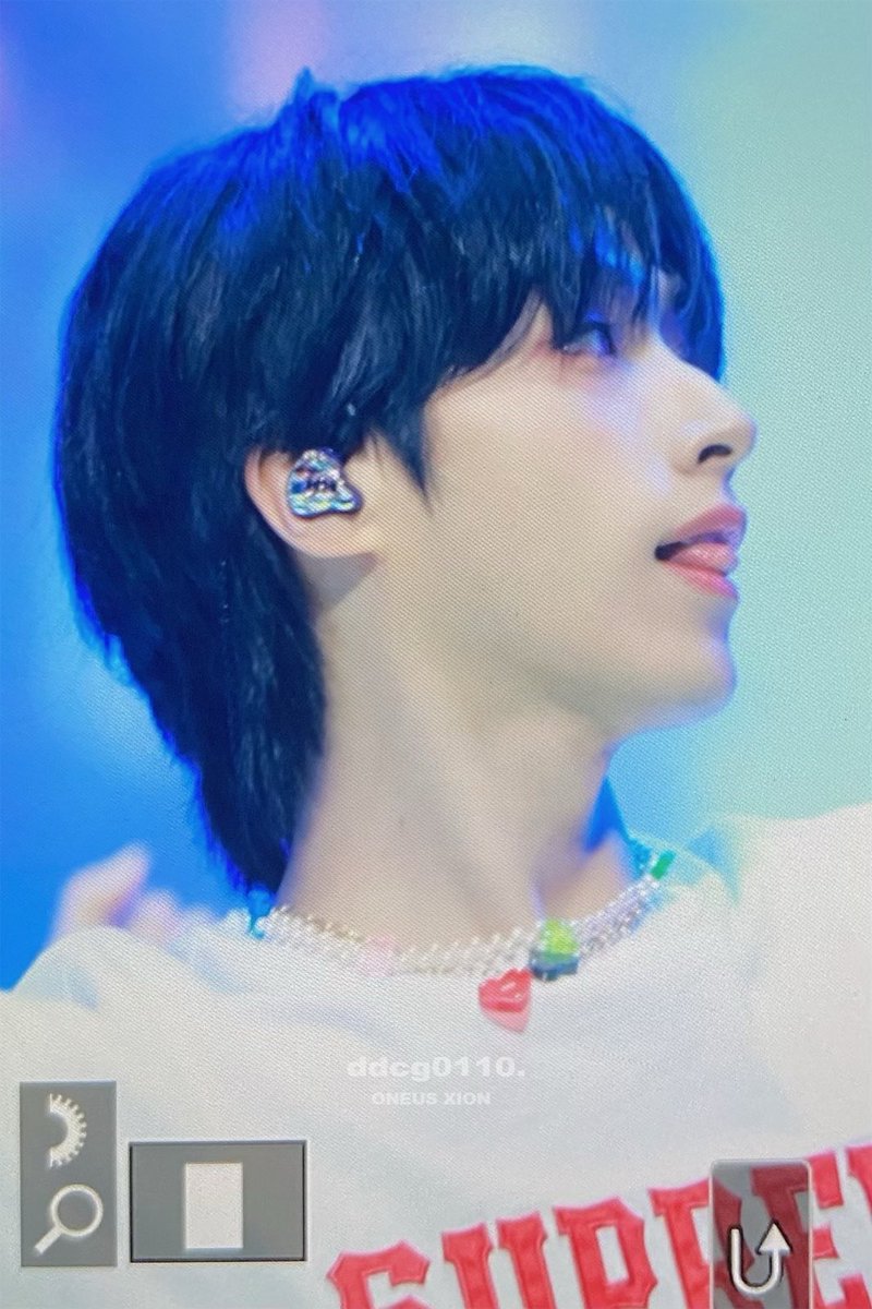 250607

#손동주 #시온 #XION #シオン #원어스 #ONEUS #ワンアス