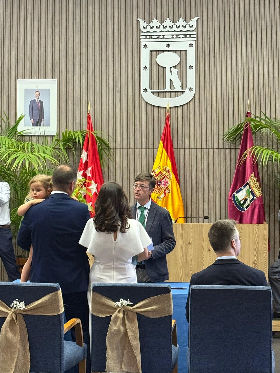 José A Mtnez Páramo (@mtnezparamo) on Twitter photo Sábado de bodas en el Distrito de <a href="/JMDFuencarral/">JMD Fuencarral</a>
💍La ilusión y miradas cómplices que transmiten nuestras parejas reflejan compromiso de futuro y amor. 🥂🥂🥂🥂
Gracias por compartir con nosotros un día tan importante para todos!!!
ENHORABUENA!!!! Sábado de bodas en el Distrito de <a href="/JMDFuencarral/">JMD Fuencarral</a>
💍La ilusión y miradas cómplices que transmiten nuestras parejas reflejan compromiso de futuro y amor. 🥂🥂🥂🥂
Gracias por compartir con nosotros un día tan importante para todos!!!
ENHORABUENA!!!!
