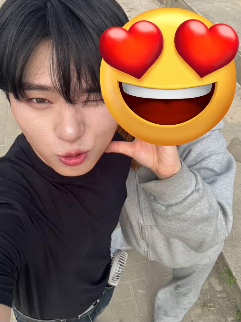 suhwan_flower's tweet photo. 오랜만에 MZ샷 ㅎㅎ https://t.co/15TGYNRWZs