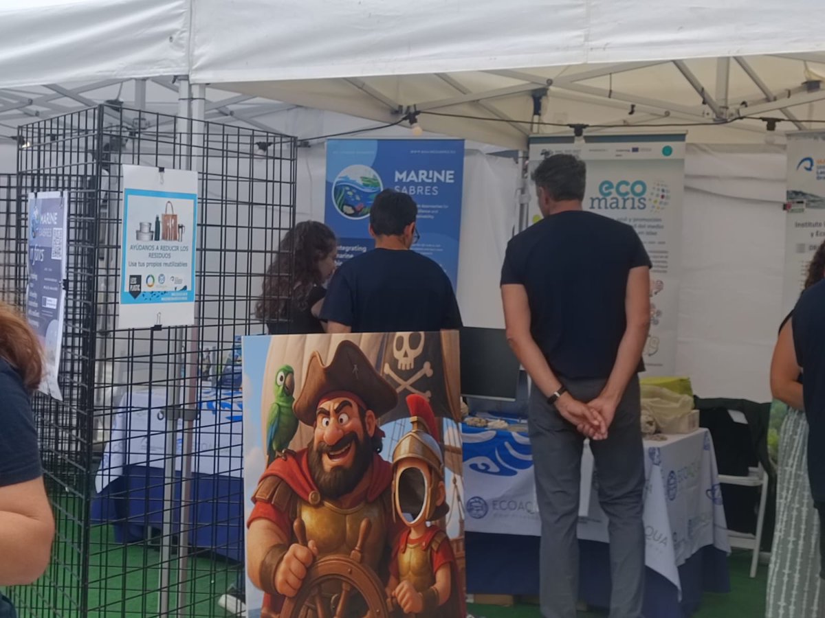 LifeWatchERIC's tweet image. 🦀🦞#day2 at #FIMAR2025🪼🐟🐙 for our #MarineSABRESfair!

🐟 Our colleagues Jesùs Padron Garcia and @Candycr_17  are ready to satisfy the curiosity of the many visitors who pass by our stand to learn more about the #marine #environment and @MarineSABRES  co-creation approach!