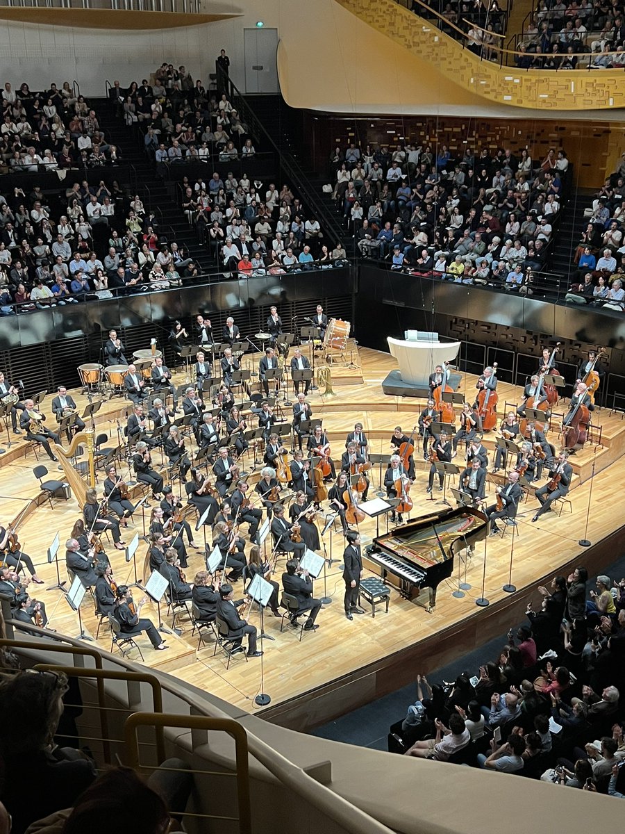 Pierre-Francois Le Louet (@pflelouet) on Twitter photo Yunchan Lim à la Philarmonie de Paris avec l’Orchestre de Paris sous la direction de <a href="/klausmakela/">Klaus Mäkelä</a>. 4e concerto pour piano de Rachmaninoff. sublime. La passion de la jeunesse. Une très grande soirée 4/06 clôturée par la 3e symphonie de saint-saens façon tourbillon et cet orgue ! Yunchan Lim à la Philarmonie de Paris avec l’Orchestre de Paris sous la direction de <a href="/klausmakela/">Klaus Mäkelä</a>. 4e concerto pour piano de Rachmaninoff. sublime. La passion de la jeunesse. Une très grande soirée 4/06 clôturée par la 3e symphonie de saint-saens façon tourbillon et cet orgue !