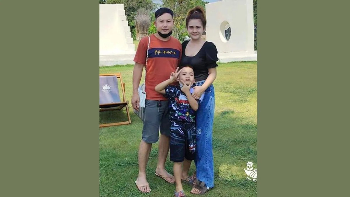 NewsX's tweet photo. Israel Retrieves Body of Thai Hostage Nattapong Pinta from Gaza as Military Offensive Continues.
Read more ; https://t.co/m6wrtCuWZ8
#IsraelGaza #ThaiHostage #NattapongPinta #IDFOperation #GazaConflict #HostageCrisis #MiddleEastTensions https://t.co/vOqSIz4GpR