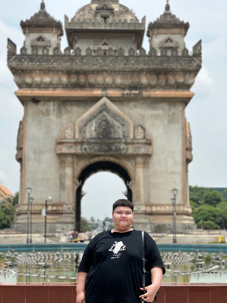 TAGTER16's tweet photo. First time in Laos 🇱🇦☺️ https://t.co/GL6wzX6EHU