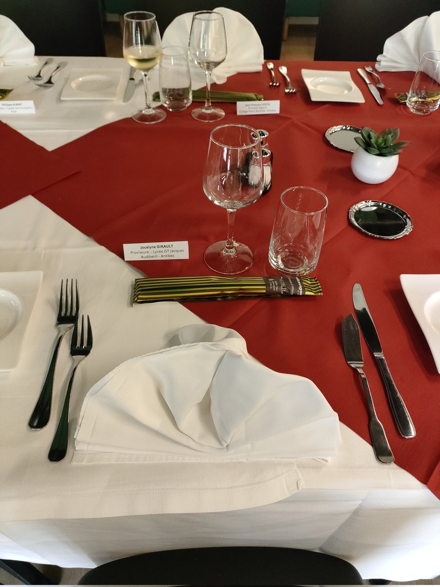 Lycée Audiberti ANTIBES @académieNice @maregionsud (@audibertilyc) on Twitter photo Élégant déjeuner pour les partants au Cap de Croix 💕
Délicieusement Respectueusement Affectueusement
En mode gourmand 💕
<a href="/NatachaChicot/">Natacha Chicot</a> Élégant déjeuner pour les partants au Cap de Croix 💕
Délicieusement Respectueusement Affectueusement
En mode gourmand 💕
<a href="/NatachaChicot/">Natacha Chicot</a>