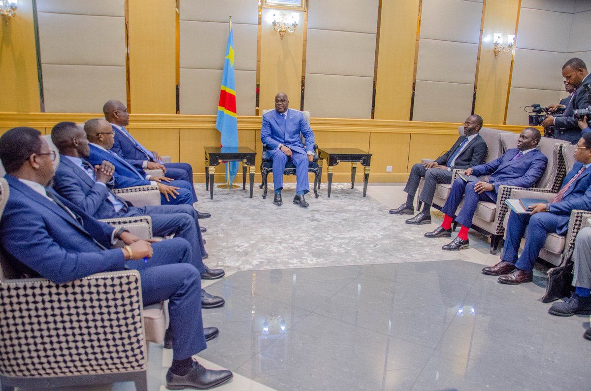 Martin Fayulu et Félix Tshisekedi, une rencontre avec objectif d’engager un dialogue approfondi sur les voies de sortie de la crise que traverse actuellement notre pays. Les échanges, empreints de courtoisie et de respect mutuel, se sont révélés particulièrement constructifs.