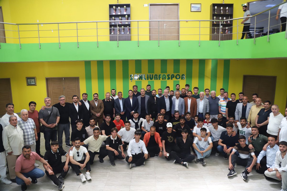 Kurban Bayramı dolayısıyla kulübümüz tarafından tesislerimizde bayramlaşma programı düzenlendi.

Yönetim kurulu üyelerimiz ile taraftarlarımızın katılım sağladığı törende karşılıklı bayram tebrikleri iletildi. Etkinlik, toplu fotoğraf çekimiyle sona erdi.