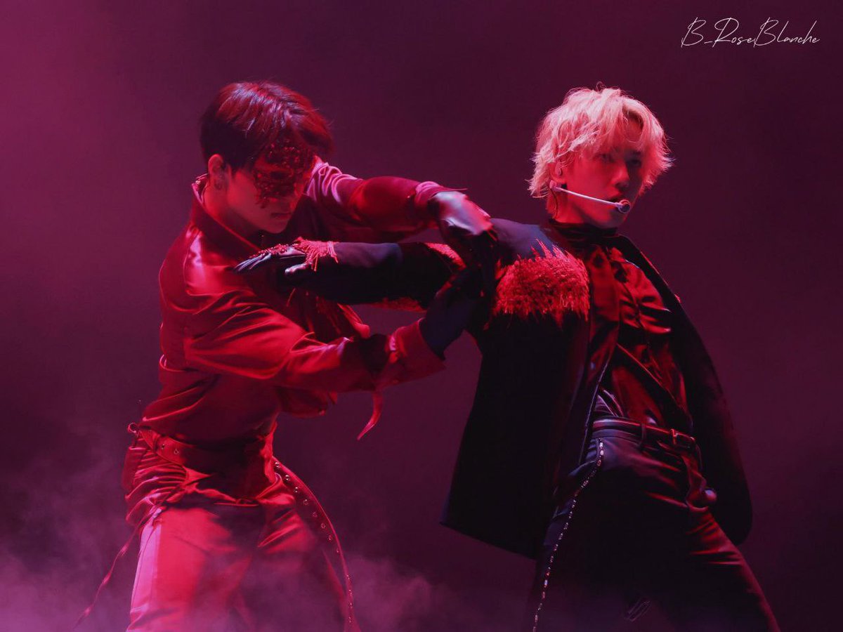 vid vid exol (@vid_lbexol) on Twitter photo من دیگه نمیتونم حرف بزنم 😭😭😭
#BAEKHYUN_ReverieDay1
#Reverie_with_you
#EXO #엑소 <a href="/weareoneEXO/">EXO</a> <a href="/B_hundred_Hyun/">Baekhyun_EXO</a> <a href="/INB100_official/">INB100_official</a> <a href="/BAEKHYUN_INB100/">BAEKHYUN_official</a> من دیگه نمیتونم حرف بزنم 😭😭😭
#BAEKHYUN_ReverieDay1
#Reverie_with_you
#EXO #엑소 <a href="/weareoneEXO/">EXO</a> <a href="/B_hundred_Hyun/">Baekhyun_EXO</a> <a href="/INB100_official/">INB100_official</a> <a href="/BAEKHYUN_INB100/">BAEKHYUN_official</a>