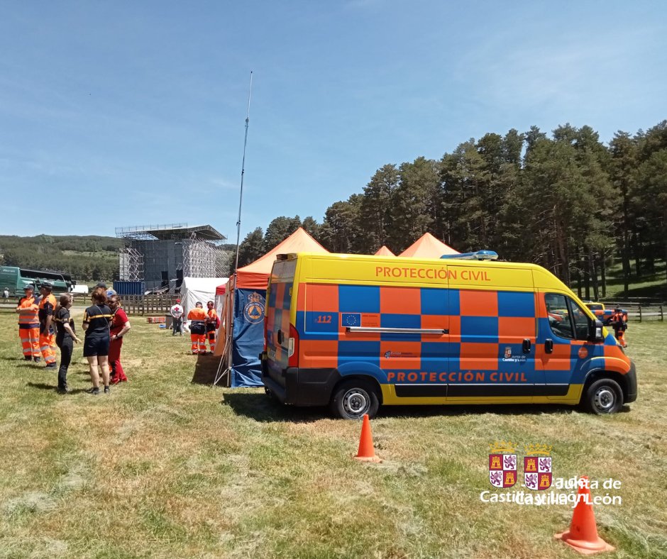 112 Castilla y León (@112cyl) on Twitter photo Esta noche se celebra en Gredos el festival de Músicos en la Naturaleza 🎶❤️.
La Agencia de #ProtecciónCivil y #Emergencias de <a href="/jcyl/">Junta de Castilla y León</a> ha movilizado un dispositivo formado por:
➡️Unidad de Apoyo Logístico en Emergencias #UALE
➡️Unidad de drones 'Fénix'
<a href="/GredosMN/">Músicos Naturaleza</a> Esta noche se celebra en Gredos el festival de Músicos en la Naturaleza 🎶❤️.
La Agencia de #ProtecciónCivil y #Emergencias de <a href="/jcyl/">Junta de Castilla y León</a> ha movilizado un dispositivo formado por:
➡️Unidad de Apoyo Logístico en Emergencias #UALE
➡️Unidad de drones 'Fénix'
<a href="/GredosMN/">Músicos Naturaleza</a>