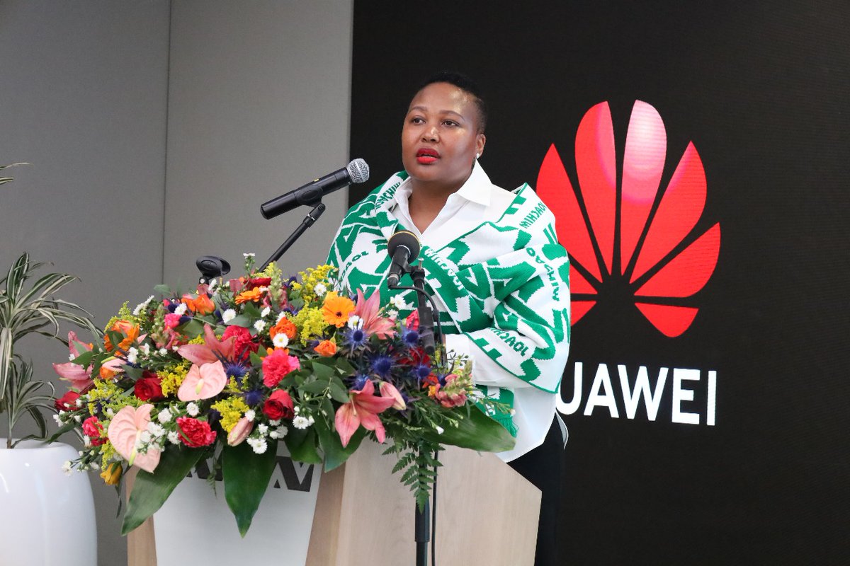 LesothoPR's tweet image. Minister Nthati Moorosi is engaging Huawei experts on how Lesotho can deliver digital services that leave no Mosotho behind.
She’s calling for smart, affordable tech &amp;amp; rural connectivity to power real change.  #DigitalLesotho #HuaweiVisit #TechForAll