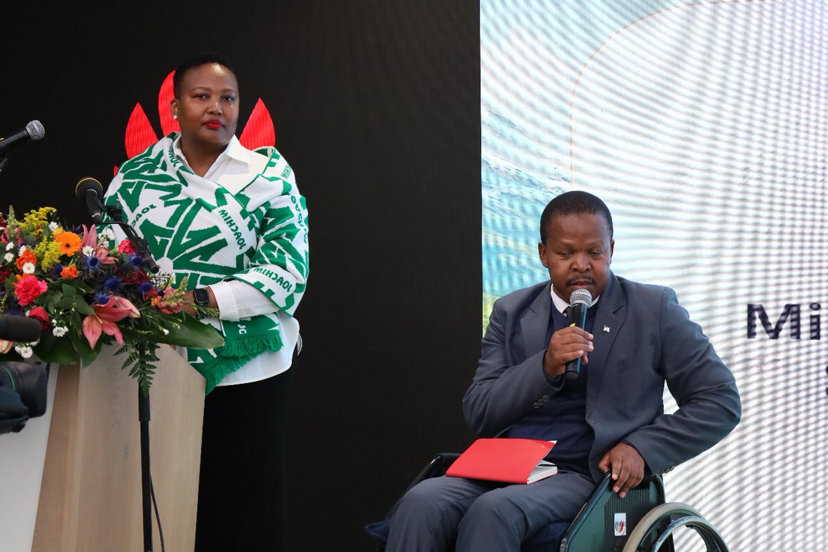 LesothoPR's tweet image. Minister Nthati Moorosi is engaging Huawei experts on how Lesotho can deliver digital services that leave no Mosotho behind.
She’s calling for smart, affordable tech &amp;amp; rural connectivity to power real change.  #DigitalLesotho #HuaweiVisit #TechForAll