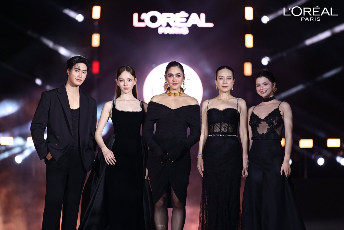 ภาพบรรยากาศงานสุดยิ่งใหญ่ L'Oréal Paris #WorthIt Event 2025
​
นำโดย ชมพู่, ณิชา, เจมีไนน์, เบ็คกี้ และมาดามแป้ง ร่วมด้วยเหล่า Women of Worth และเซเลบริตี้บน Red Carpet​
♥️ ขอบคุณทุกการรับชมและการมีส่วนร่วมผ่านทุกช่องทาง​ แล้วพบกันใหม่ปีหน้า​

#LOrealParisTH #LOrealParisTHWorthIt https://t.co/5oUulmZwTp
