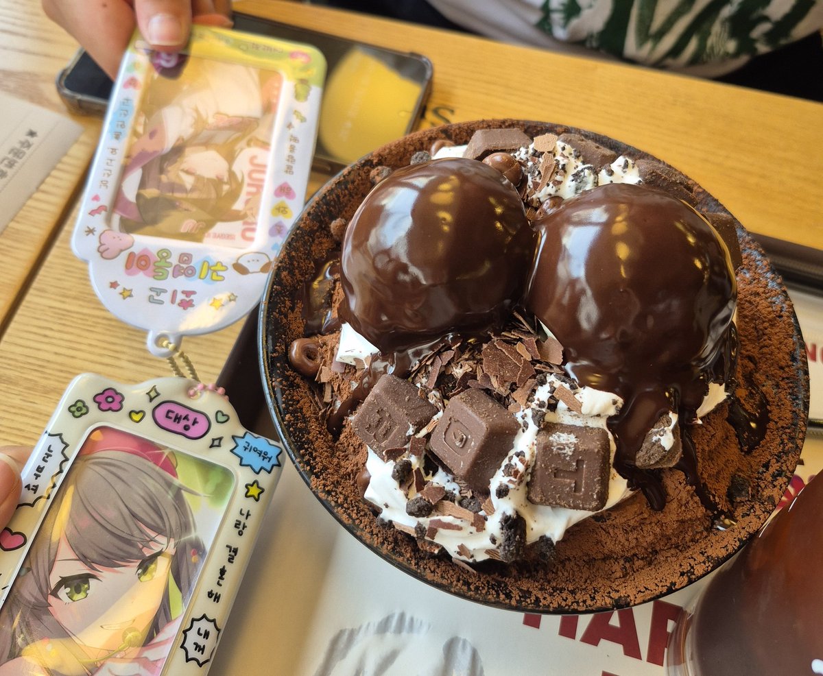 ISD_lagy's tweet image. 올여름 설빙 첫개시!! 근데 이제 우리 납복 포카를 곁들인..