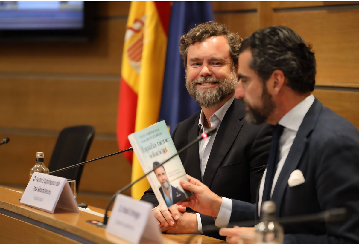 Iñaki Ortega Cachón (@inakiortega) on Twitter photo "España ha de seguir aprendiendo de la diplomacia económica de #Francia #Italia o #Alemania aunque hemos avanzando mucho" #ProgramaLiderazgoPúblico de @ceoe_campus y @eyspain con <a href="/LLYC_Global/">LLYC</a> y las clases de #RocioAlbert de <a href="/ComunidadMadrid/">Comunidad de Madrid</a> y <a href="/jaime_legaz/">Jaime García-Legaz</a> asi como <a href="/ivanedlm/">Iván Espinosa de los Monteros</a> "España ha de seguir aprendiendo de la diplomacia económica de #Francia #Italia o #Alemania aunque hemos avanzando mucho" #ProgramaLiderazgoPúblico de @ceoe_campus y @eyspain con <a href="/LLYC_Global/">LLYC</a> y las clases de #RocioAlbert de <a href="/ComunidadMadrid/">Comunidad de Madrid</a> y <a href="/jaime_legaz/">Jaime García-Legaz</a> asi como <a href="/ivanedlm/">Iván Espinosa de los Monteros</a>