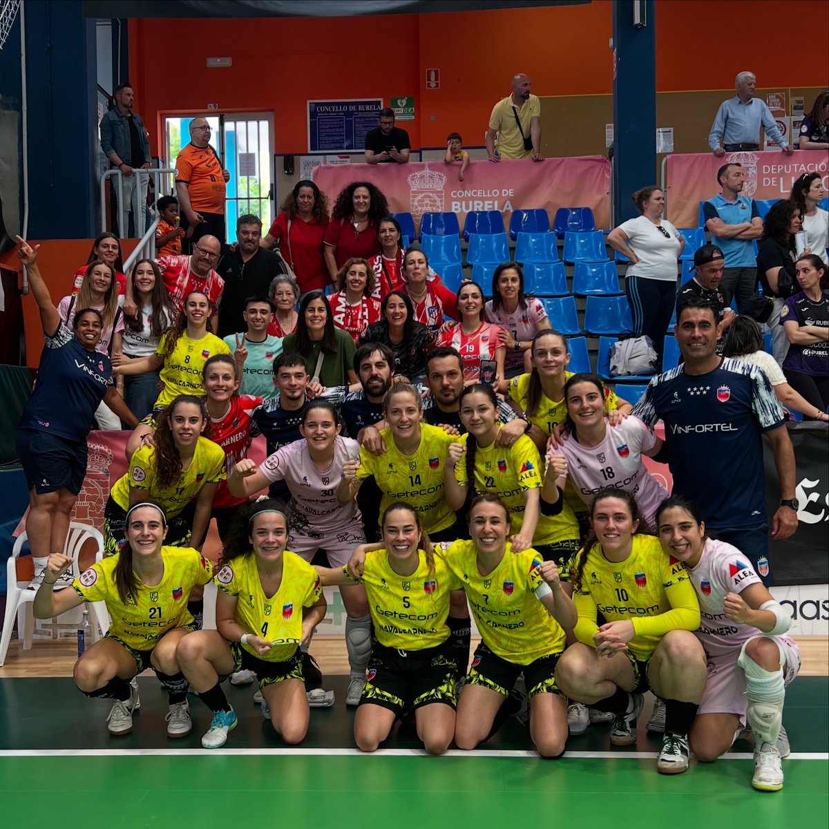 FINAL, FINAL, FINAL | 🏁
Partido épico de ambos equipos que finalizó con empate a cuatro tantos (prórroga incluida) y se resuelve a nuestro favor tras el lanzamiento de penaltis, en la que Bea Parrón tuvo una actuación decisiva, parando tres lanzamientos, el día que se ponía