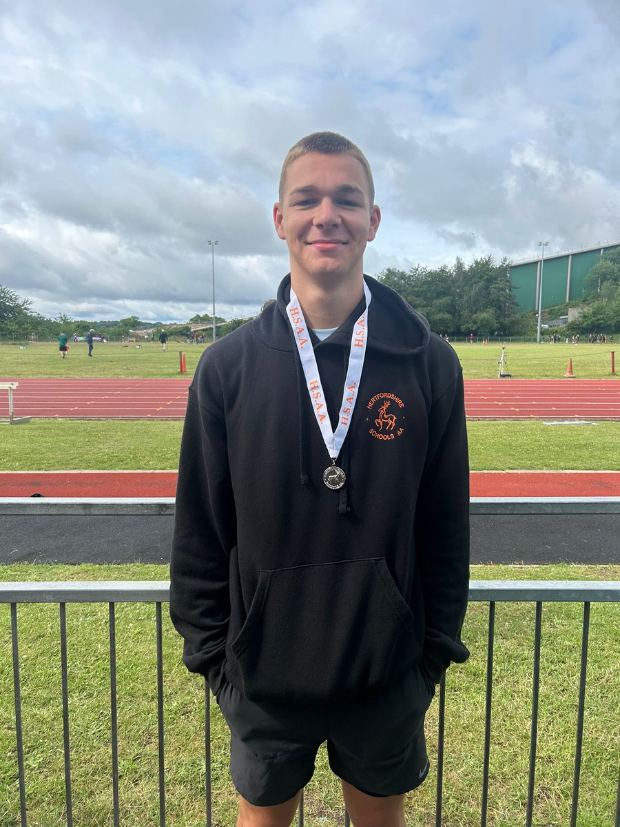 Awesome start to the County Athletics Champs 
4 County Champions &amp; a Runner up in the first 2 hours !!
Well done to Jonny (u15Hammer) Seth u13 Shot, Issa u20 PV &amp; Isaac u17 PV
Huge Hammer from Dylan got him RU in u17 comp 👏