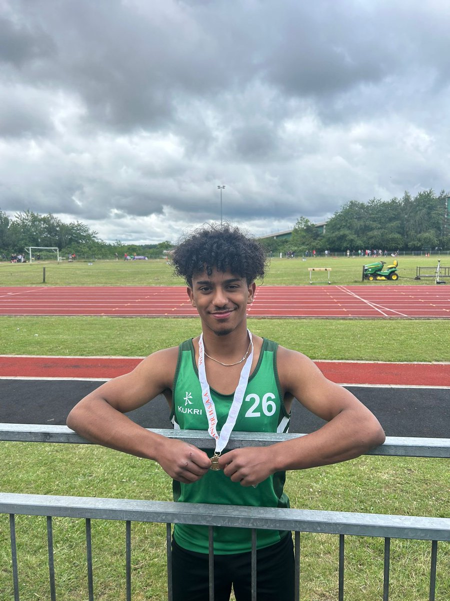SCDPhysicalEd's tweet image. Awesome start to the County Athletics Champs 
4 County Champions &amp;amp; a Runner up in the first 2 hours !!
Well done to Jonny (u15Hammer) Seth u13 Shot, Issa u20 PV &amp;amp; Isaac u17 PV
Huge Hammer from Dylan got him RU in u17 comp 👏