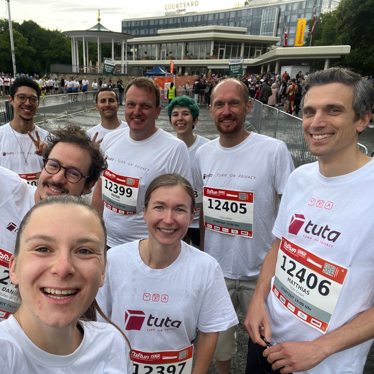 TutaPrivacy's tweet image. The Tuta Team Turned On Privacy at the B2B Run in Hanover this Thursday! 😎

Enjoy your weekend everyone!

#TeamFun #B2B #TutaMail