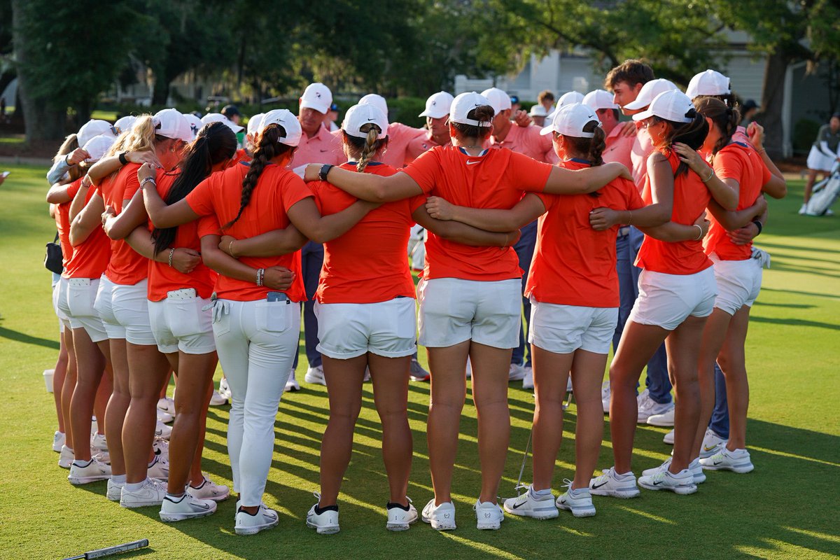 USC Women’s Golf (@uscwomensgolf) on Twitter photo Catherine Park adds another W to her <a href="/ArnoldPalmerCup/">Arnold Palmer Cup</a> stats as she won her singles match 1 UP‼️
#FightOn✌️ | 𝗧𝗛𝗘 𝗣𝙇𝘼𝗖𝗘 𝗧𝗢 𝗕𝗘. Catherine Park adds another W to her <a href="/ArnoldPalmerCup/">Arnold Palmer Cup</a> stats as she won her singles match 1 UP‼️
#FightOn✌️ | 𝗧𝗛𝗘 𝗣𝙇𝘼𝗖𝗘 𝗧𝗢 𝗕𝗘.