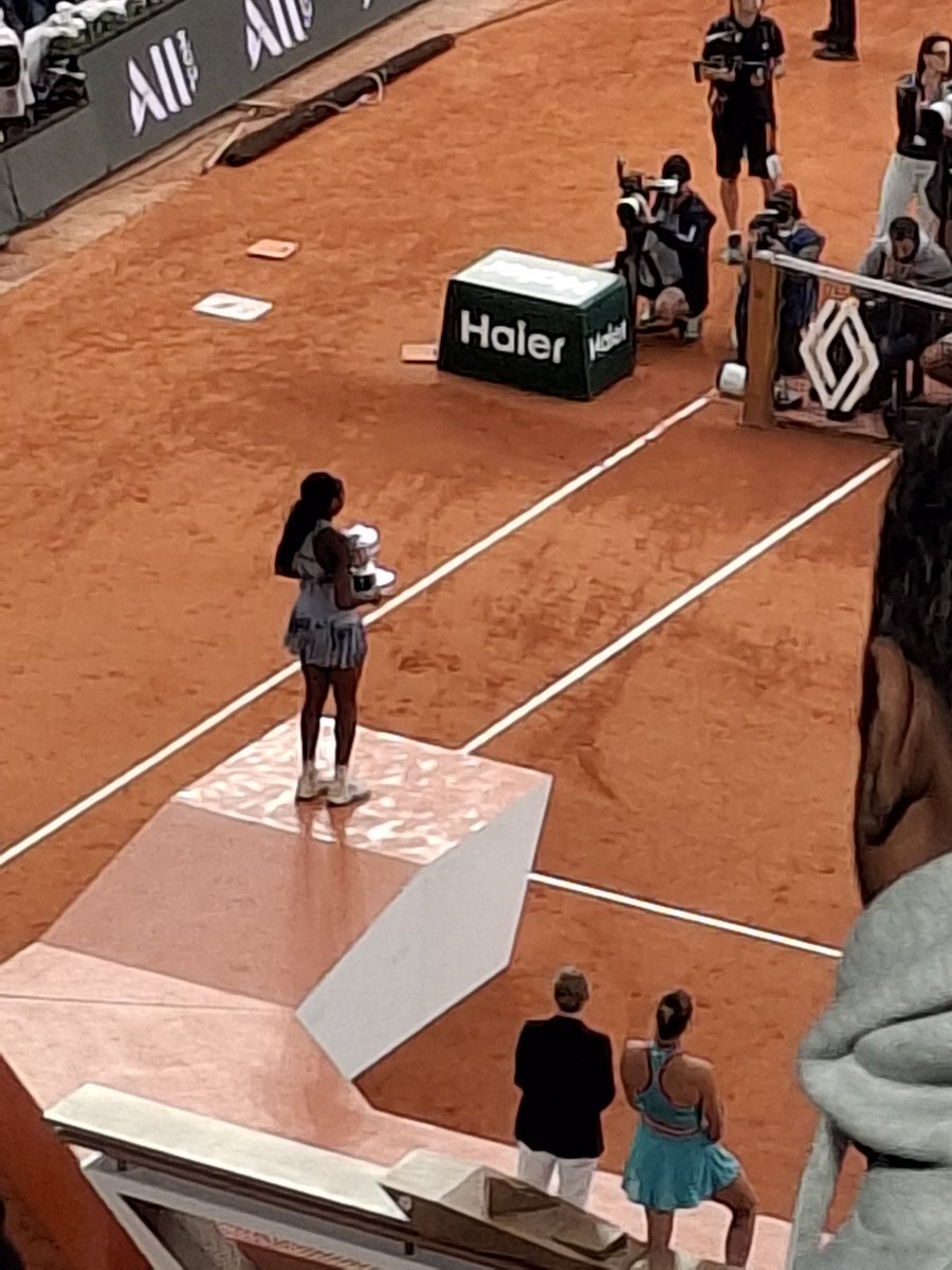 Congrats <a href="/CocoGauff/">Coco Gauff</a> . What a victory in Paris today!! All class as usual with thanks to God before all others. So powerful.  ✝️
