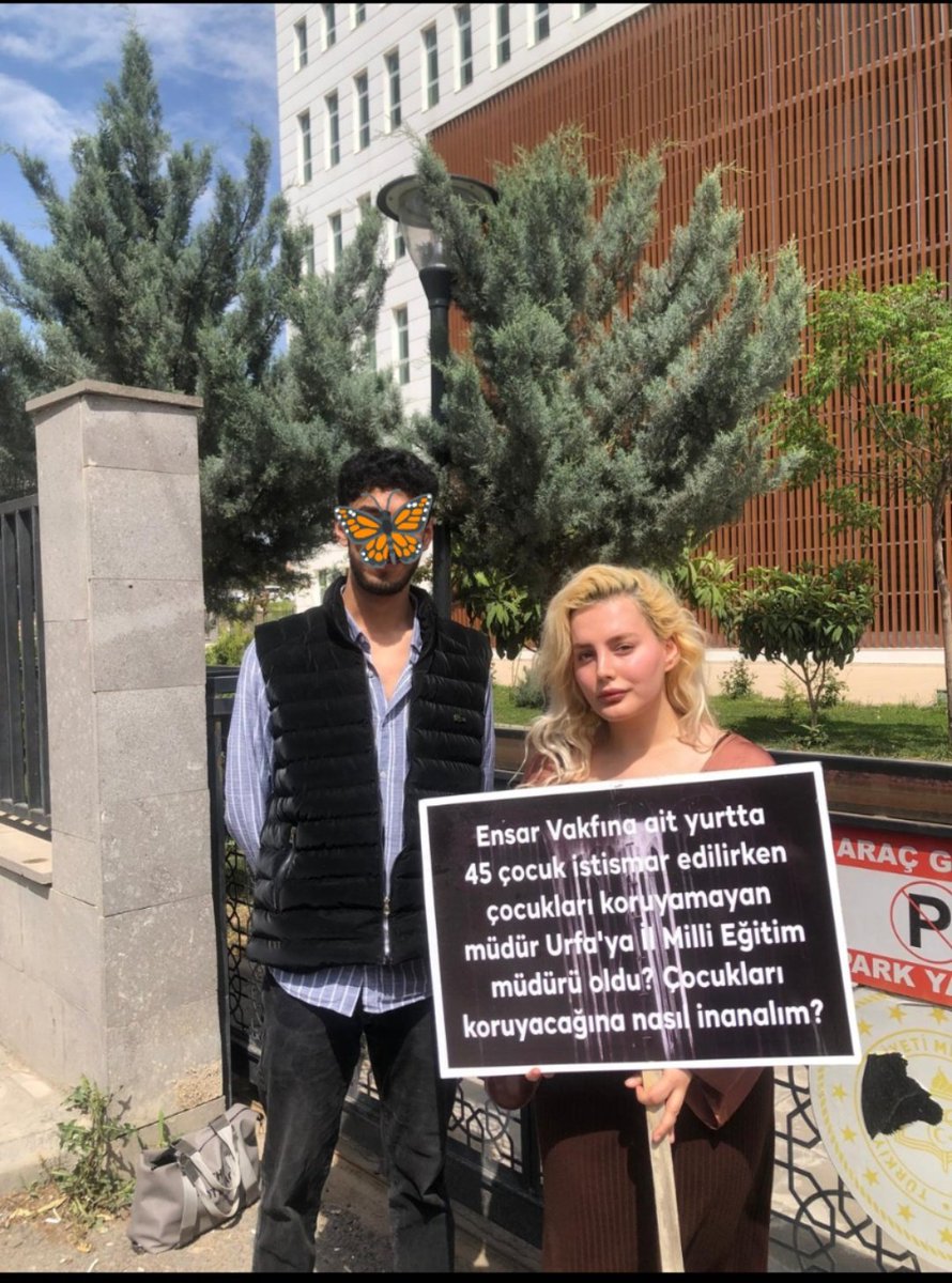 Bugün çocuklarımız için yaptığım eylemin 523. Günüydü.

Utanmak duygusu aslında insan onurunu temsil eden bir duygu.
İnsan, hata yaptığında utanması, inzivaya çekilmesi gereken bir varlık.
Fakat bu meziyet ne yazık ki bir çok insanda yok...
#urfa #ensarvakfi #Amin #Alhilal