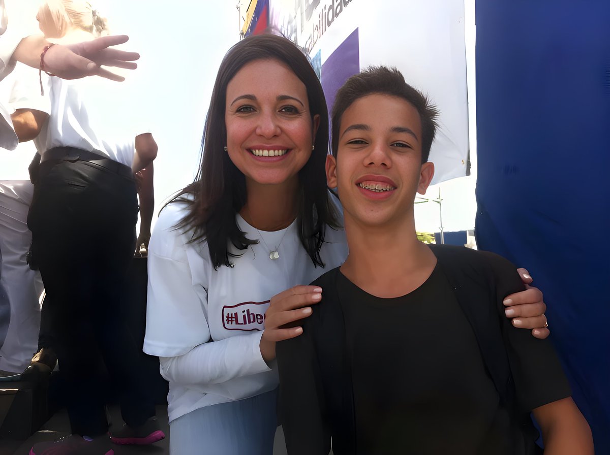 Cristian Crespo F. 🇨🇺 (@cristiancrespoj) on Twitter photo #ProhibidoOlvidar Un día como hoy #7deJunio, perdió la vida luchando por la libertad de #Venezuela, el joven héroe Neomar Lander. Hoy más que nunca tenemos que mantener nuestra lucha hasta el final, junto a la líder libertaria <a href="/MariaCorinaYA/">María Corina Machado</a>. Por Neo, por todos aquellos que han #ProhibidoOlvidar Un día como hoy #7deJunio, perdió la vida luchando por la libertad de #Venezuela, el joven héroe Neomar Lander. Hoy más que nunca tenemos que mantener nuestra lucha hasta el final, junto a la líder libertaria <a href="/MariaCorinaYA/">María Corina Machado</a>. Por Neo, por todos aquellos que han