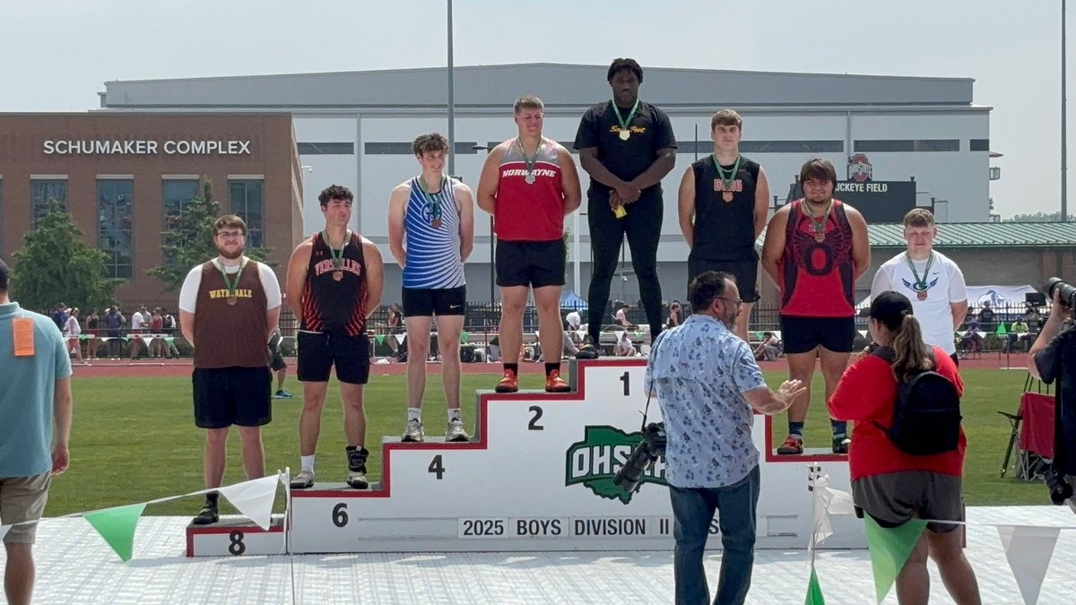 Leland Bolin finishes his career on the D2 state podium with a 6th place finish in discus.