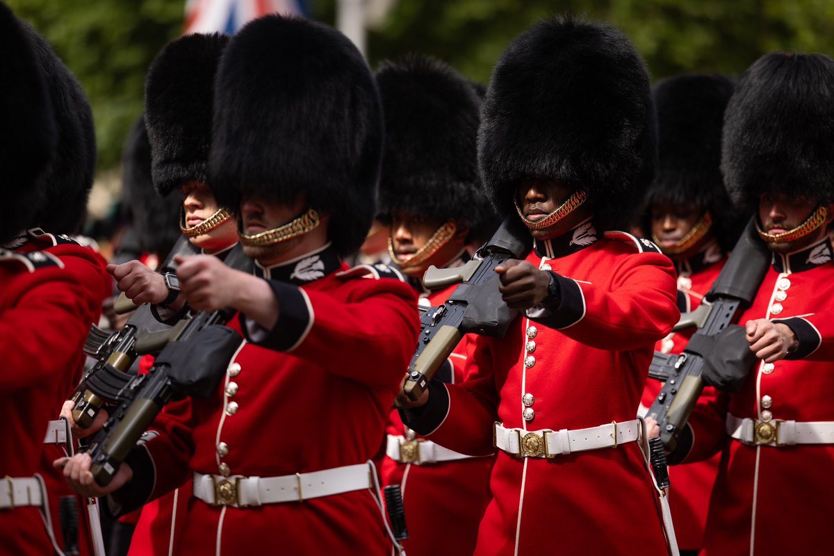 The Army in London tweet media