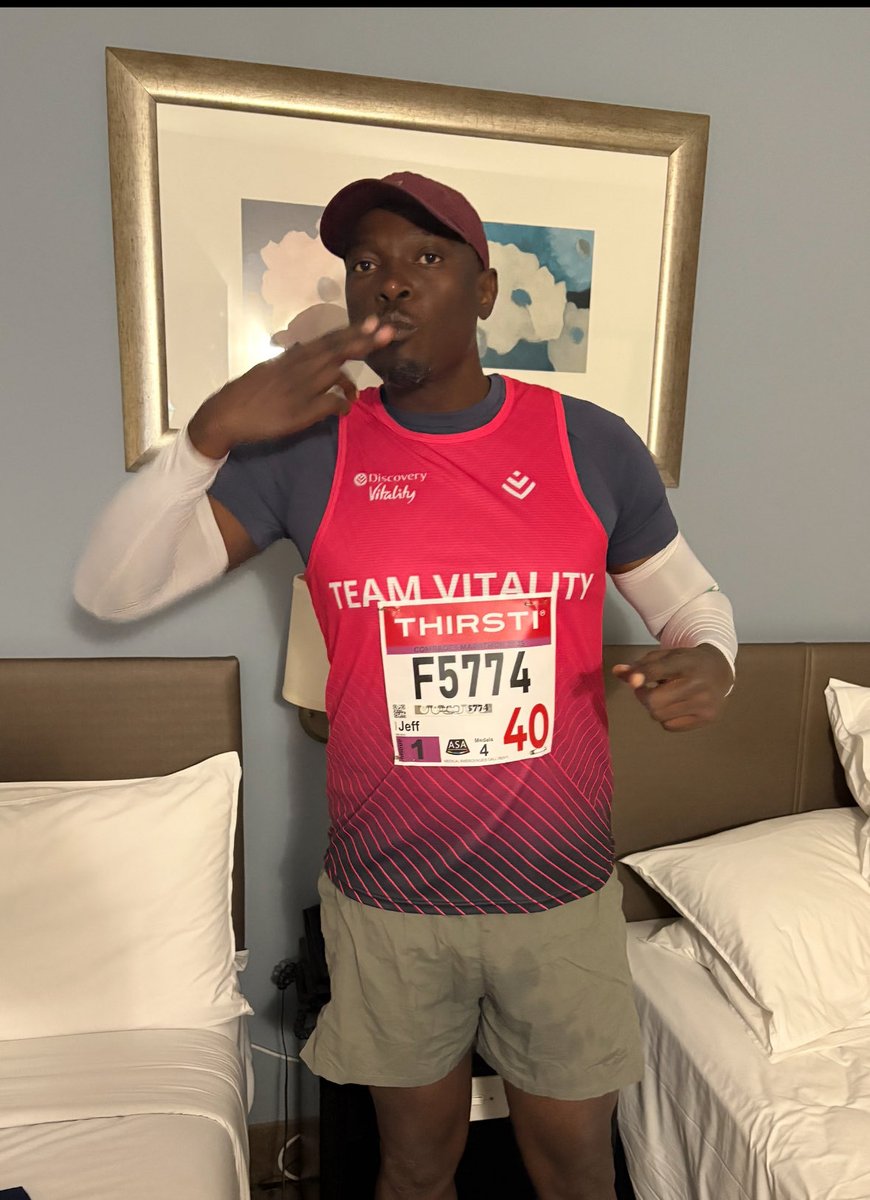 Team Guwela aka Small Small            Tracking Jeff Mongwe in the Comrades Marathon. Check it out! rtrt.me/ulink/CMSA/CMS…