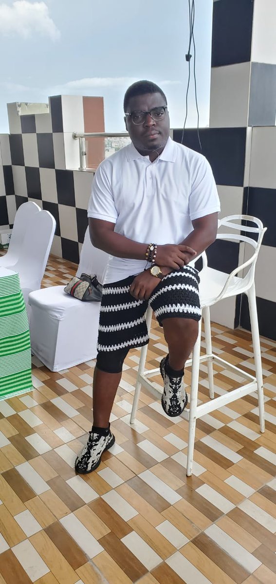 marthefare's tweet photo. Mon ami Fabian est sorti manifester. Sa mère n'a plus de ses nouvelles.  Auparavant,  2 personnes suspectes sont allées demander des infos à sa mère dans la journée. Il est dans les environs de Bè. #Togo https://t.co/lO6d75PpcO