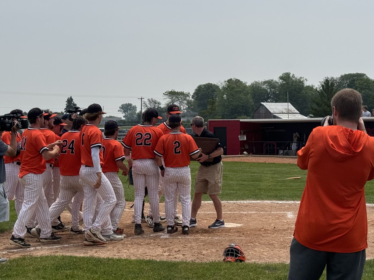 SECTIONAL CHAMPIONS! 
Final score at Metamora-
Washington 4
Morris 1 
WP- Gavin Lawrence- CG
Panthers will head to Geneseo on Monday for the Super-Sectional at 6pm!