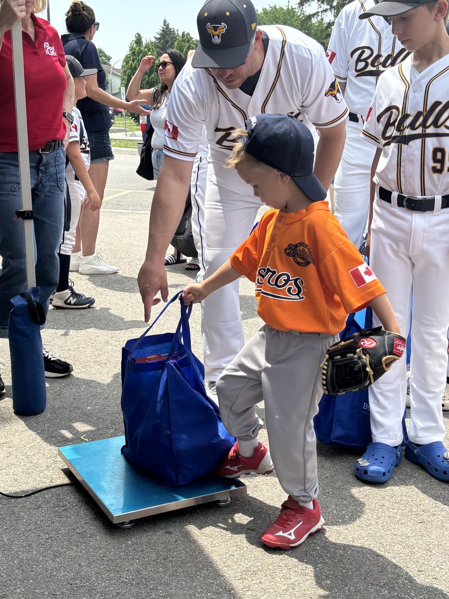 Gift of Giving Back tweet media