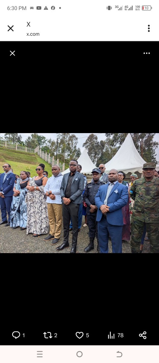 danielmbaga's tweet photo. Mu Kwibuka twiyubaka,  Abikorera b'Akarere ka Gakenke bifatanyije by'umwihariko n'umuryango wa RUKAZIHOGO wari umucuruzi muri Centre ya Gakenke wishwe muri Jenoside yakorewe Abatutsi mu 1994. Uwo muryango wahawe inka, mu kuzirikana uruhare rwe mu iterambere rya Centre ya Gakenke. https://t.co/6RobzzEDn8