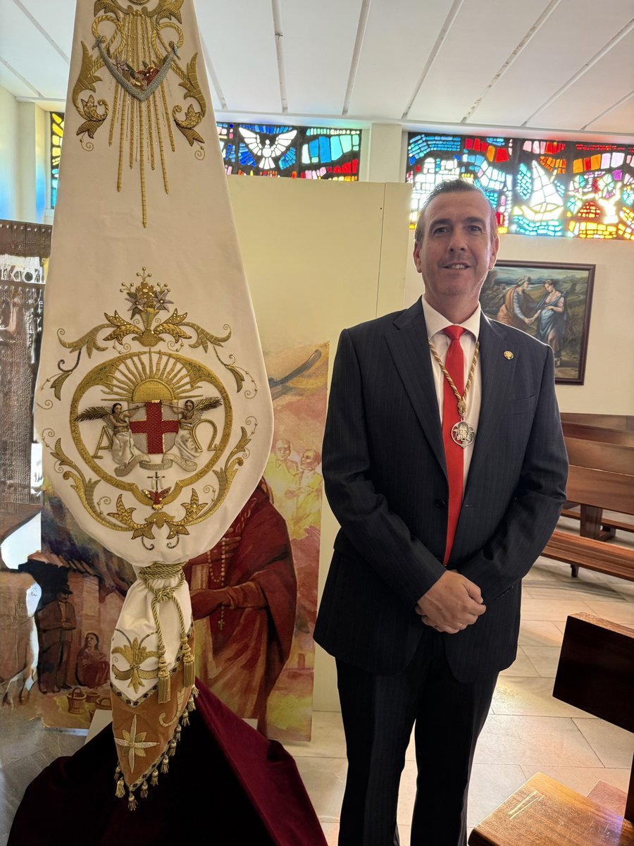 Con 63 votos a favor, resulta elegida la candidatura presentada por NH Sebastián Olmo Martínez, que resulta hermano mayor electo de la Hermandad, a falta de recabar el visto bueno del señor Obispo diocesano