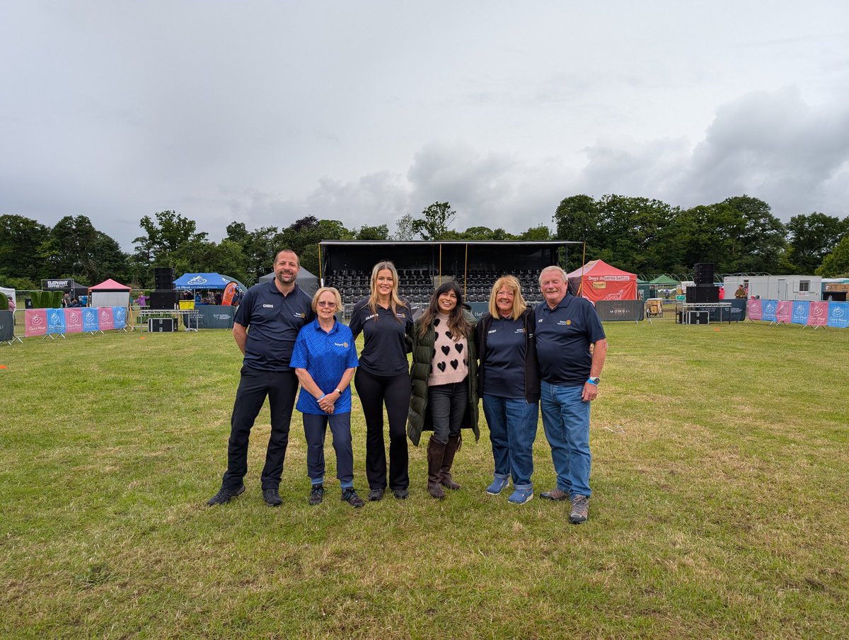 roydeɴ revolve roтαry clυв tweet media